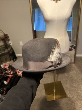 Original vintage Bailey Of Hollywood Gray Wool Fedora with Feather Trim